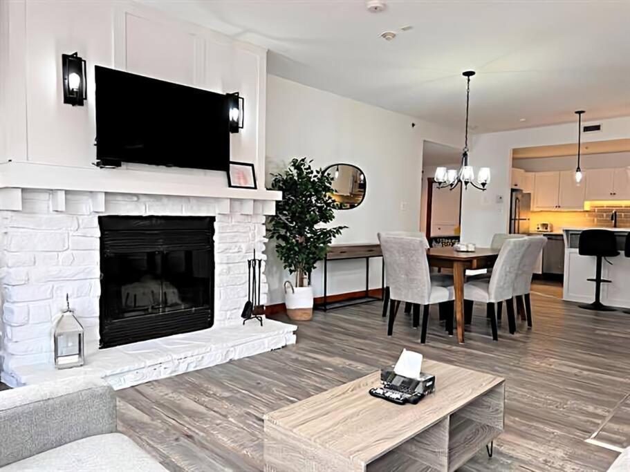 Tremblant Les Eaux 227-1 By Escapades Tremblant Apartment Mont-Tremblant Ngoại thất bức ảnh