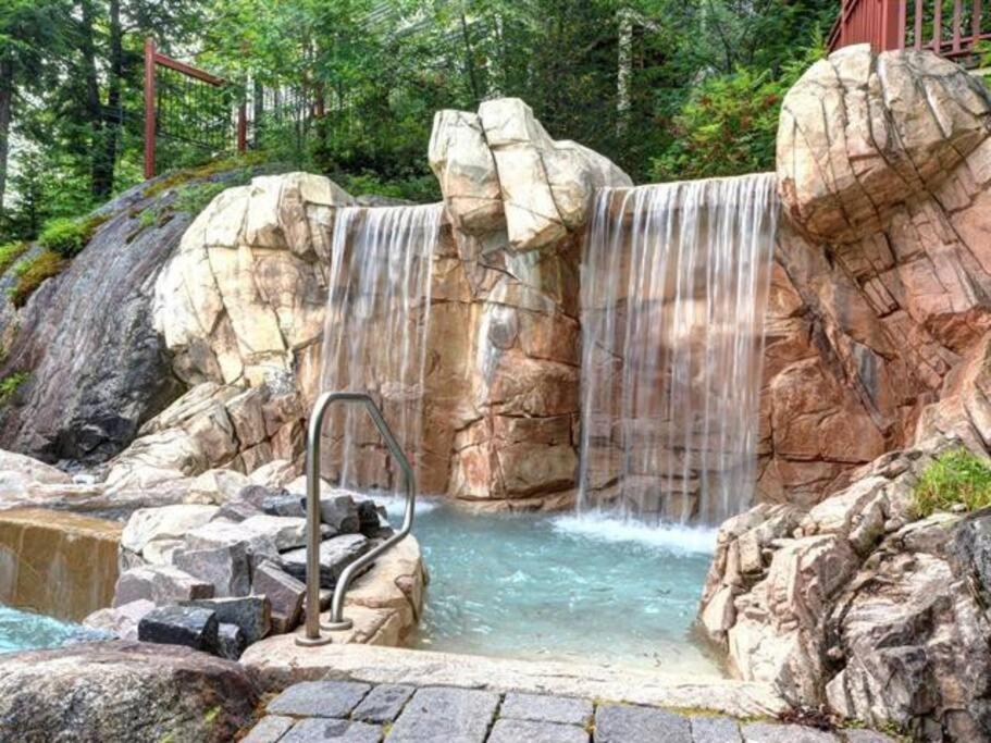 Tremblant Les Eaux 227-1 By Escapades Tremblant Apartment Mont-Tremblant Ngoại thất bức ảnh